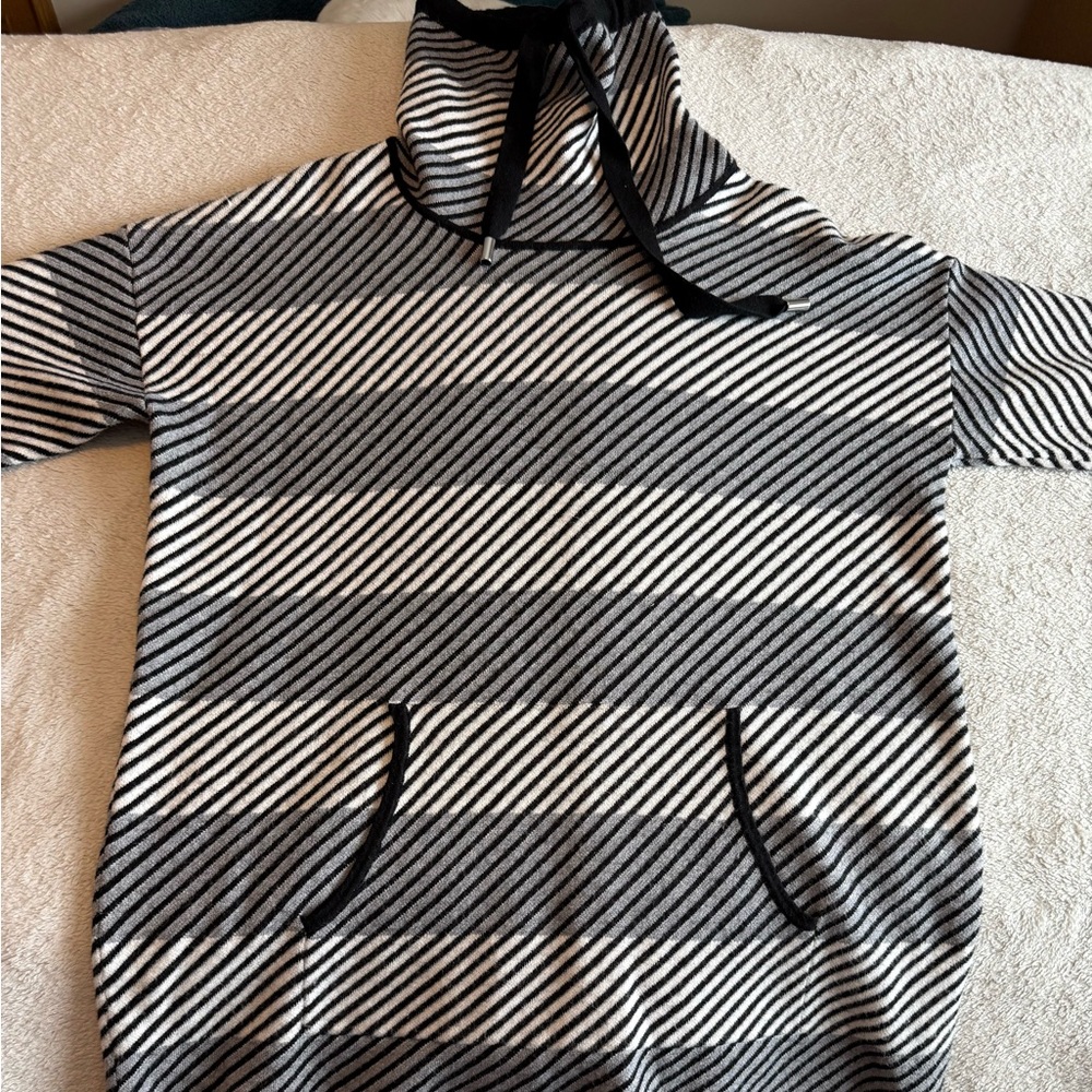 Rachel Zoe Black and White Striped Cowl Neck Sweater size Large Rayon Blend
